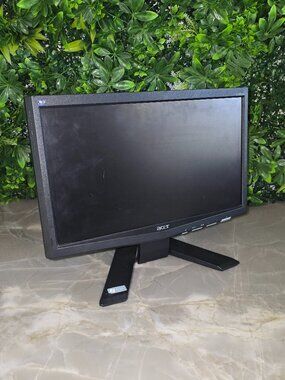 Acer X163W b 16" LCD Monitor Widescreen VGA Cable Matte Black Tested/Works